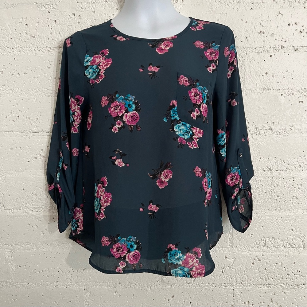 Lily White Womens Top M Blue Floral Tab Sleeve Career Casual G18